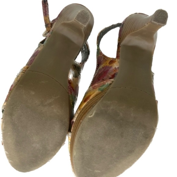 Kelly & Katie Vibrant Pink and Orange Floral Heels - Picture 7 of 11